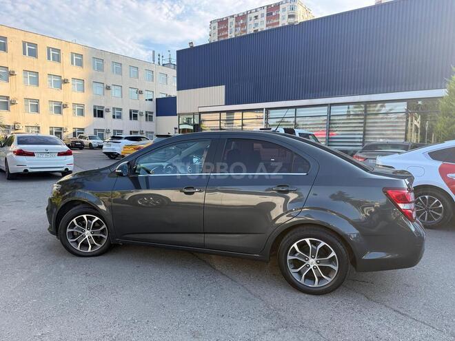 Chevrolet Aveo-3