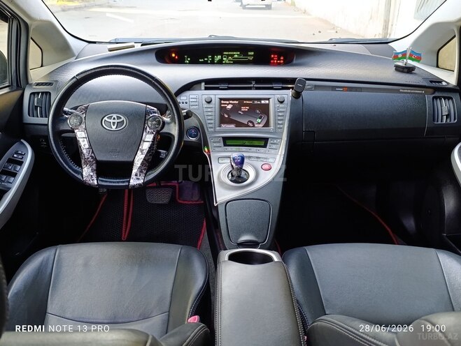 Toyota Prius-7