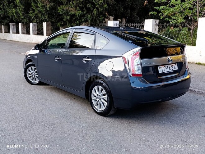 Toyota Prius-5