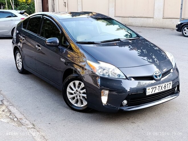 Toyota Prius-4