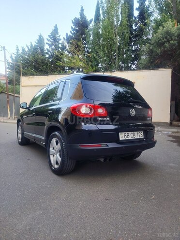 Volkswagen Tiguan-5