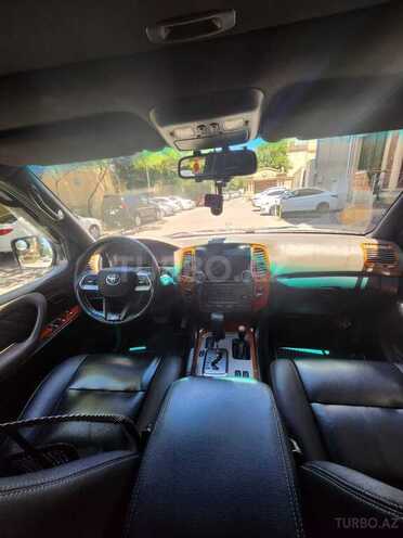 Toyota Land Cruiser-6