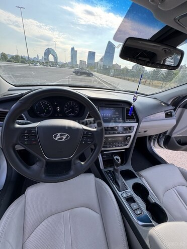 Hyundai Sonata-11