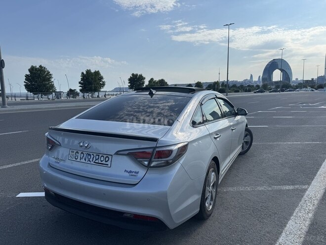 Hyundai Sonata-6