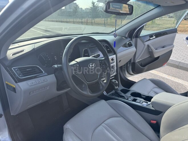Hyundai Sonata-10