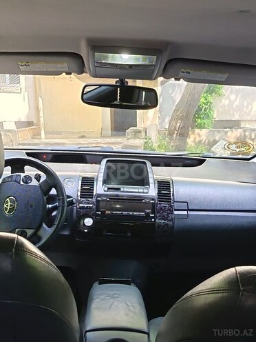 Toyota Prius-13