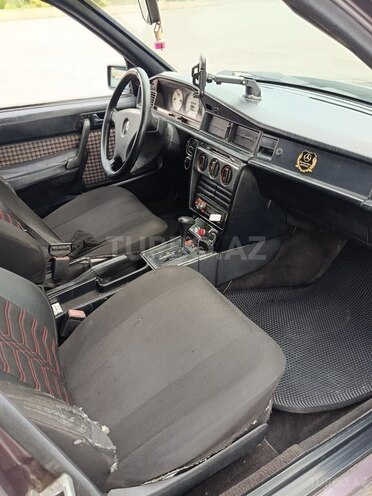 Mercedes 190-9