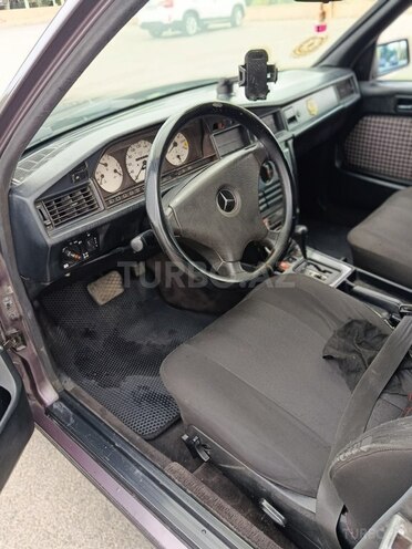 Mercedes 190-11