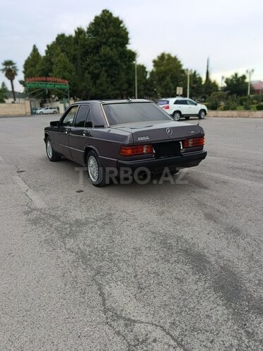 Mercedes 190-8