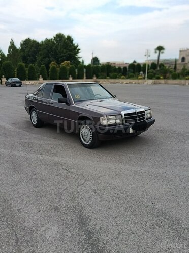 Mercedes 190-4