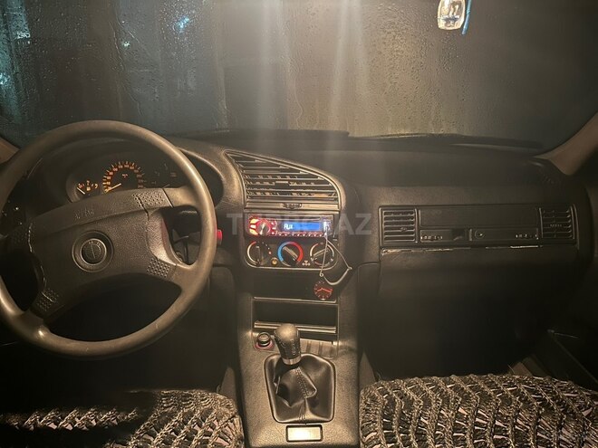 BMW 318-4