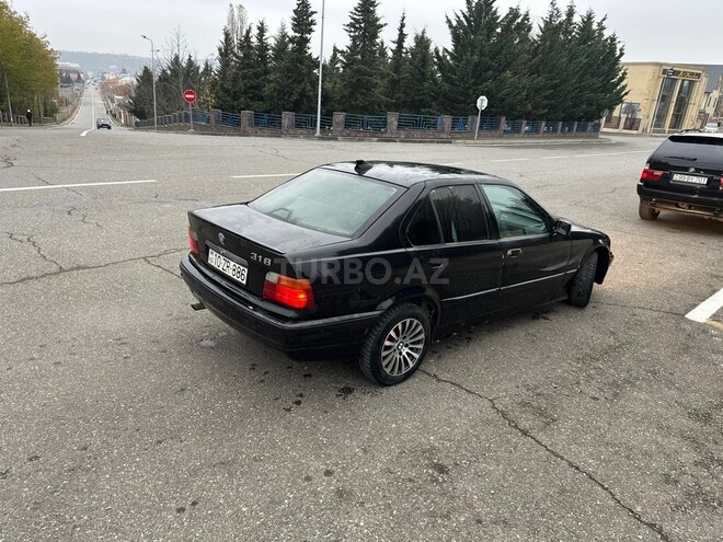 BMW 318-2