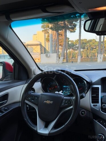 Chevrolet Cruze-12
