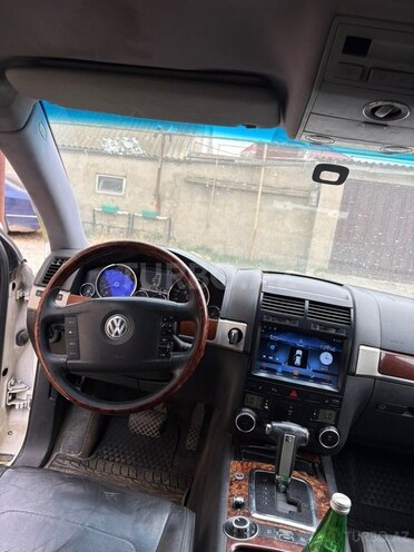Volkswagen Touareg-8