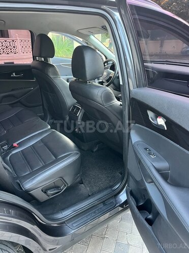 Kia Sorento-12