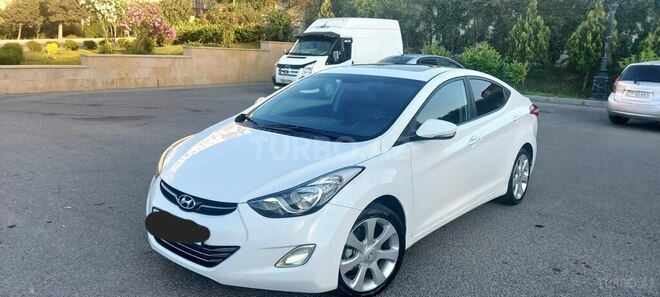 Hyundai Elantra-1