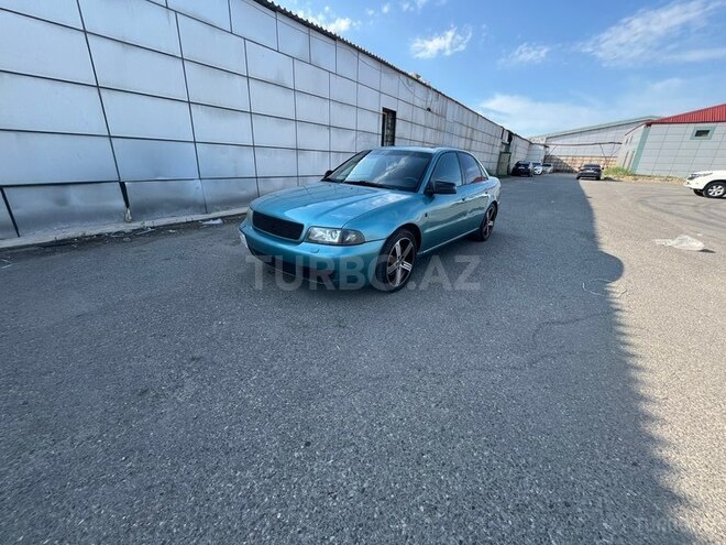 Audi A4-1