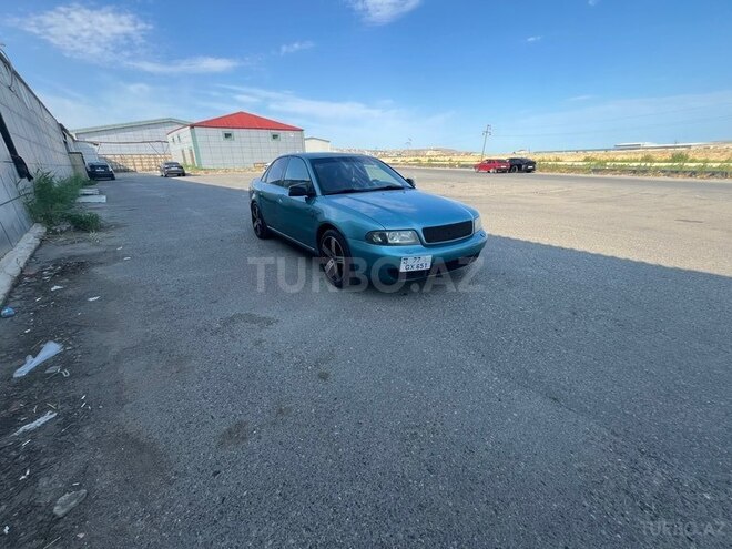 Audi A4-2