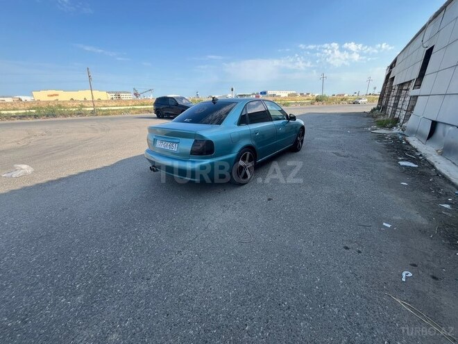 Audi A4-3