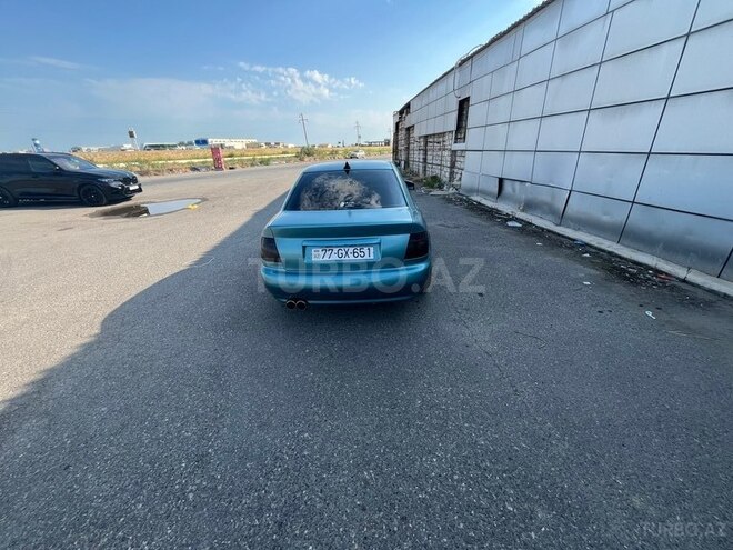 Audi A4-4