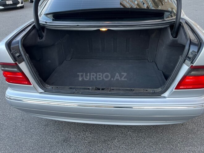 Mercedes E 240-8