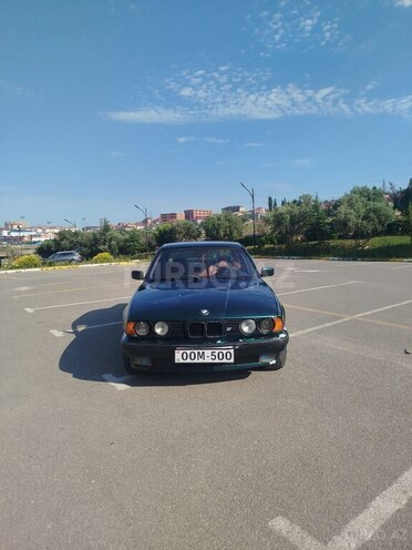 BMW 520-1