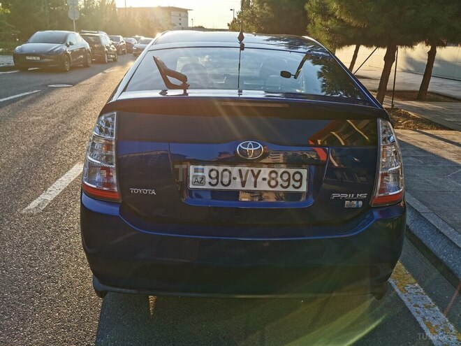 Toyota Prius-2