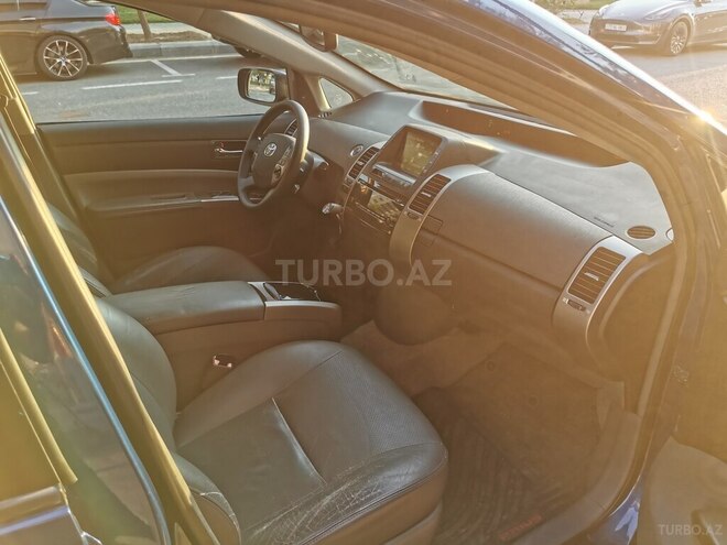 Toyota Prius-11