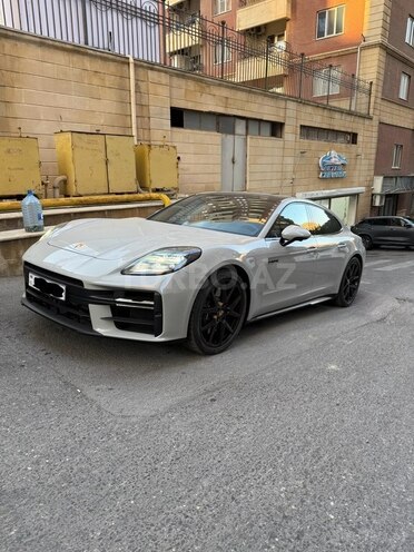 Porsche Panamera 4 E-Hybrid-3