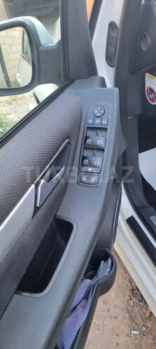 Mercedes B 170-8