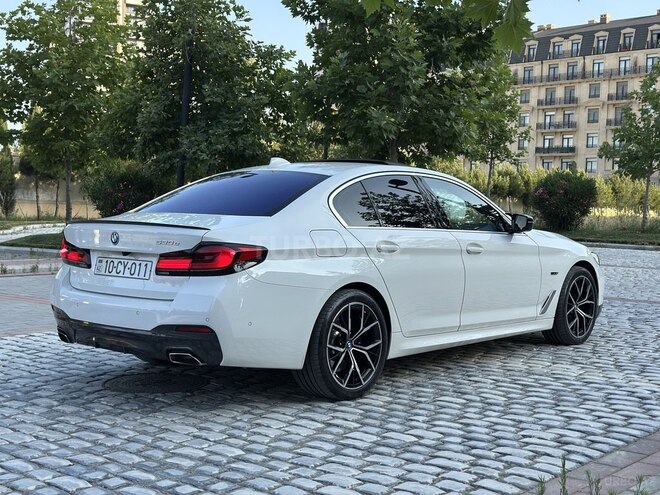 BMW 530e-6