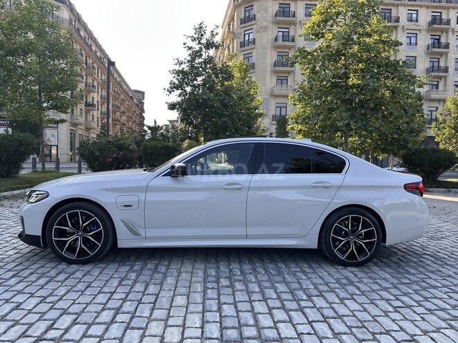 BMW 530e-4