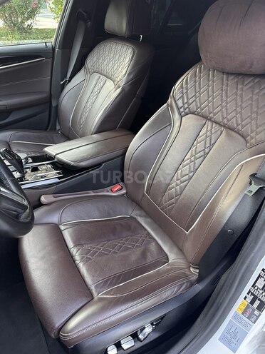 BMW 530e-16