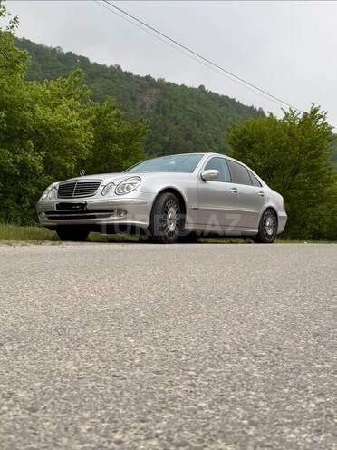 Mercedes E 240-5