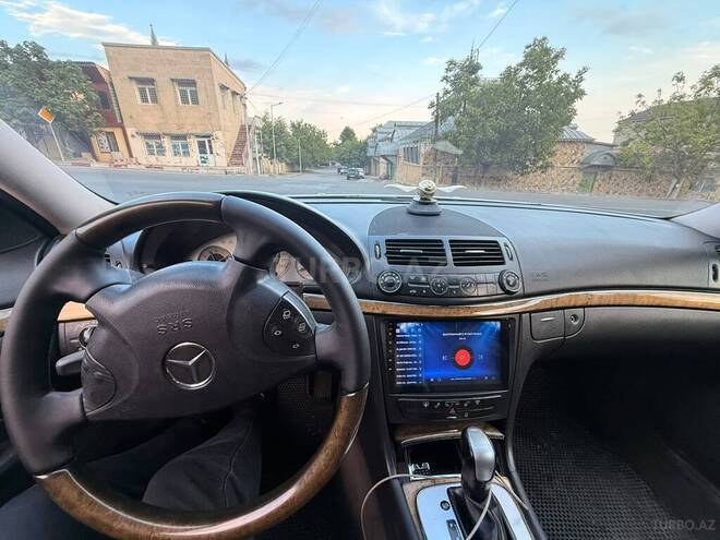 Mercedes E 240-3