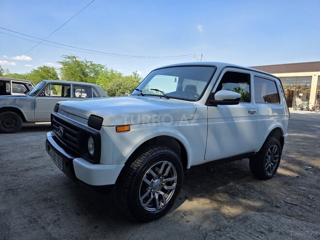 LADA (VAZ) Niva-4