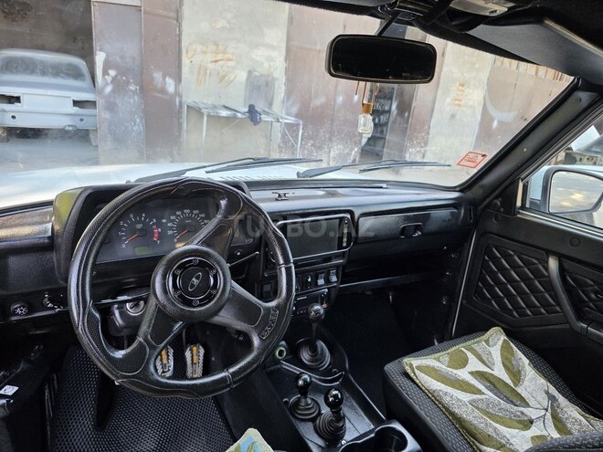 LADA (VAZ) Niva-6