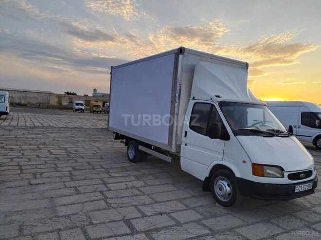 Ford Transit-5