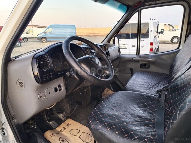 Ford Transit-10