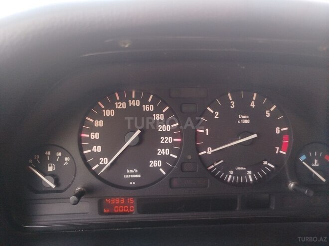 BMW 520-9