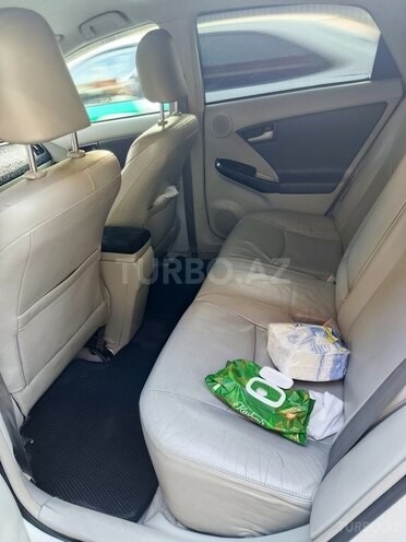 Toyota Prius-10