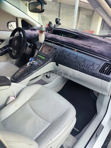 Toyota Prius-12