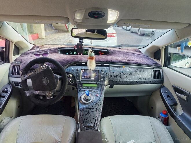 Toyota Prius-8