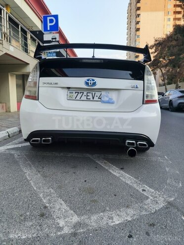 Toyota Prius-6