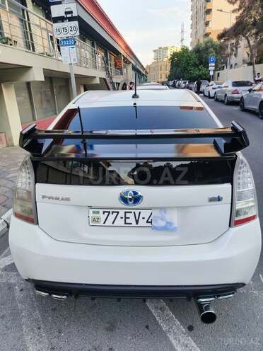 Toyota Prius-5
