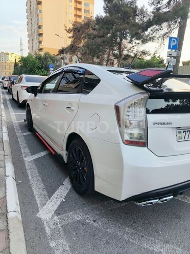 Toyota Prius-7