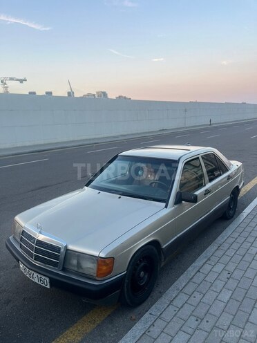 Mercedes 190-2