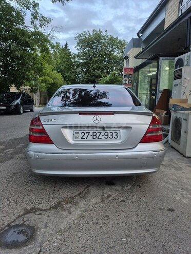 Mercedes E 240-2