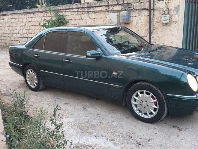 Mercedes E 200-3