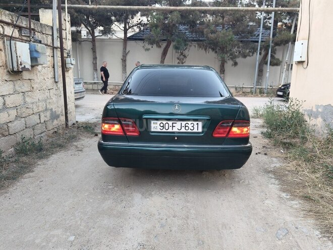 Mercedes E 200-2